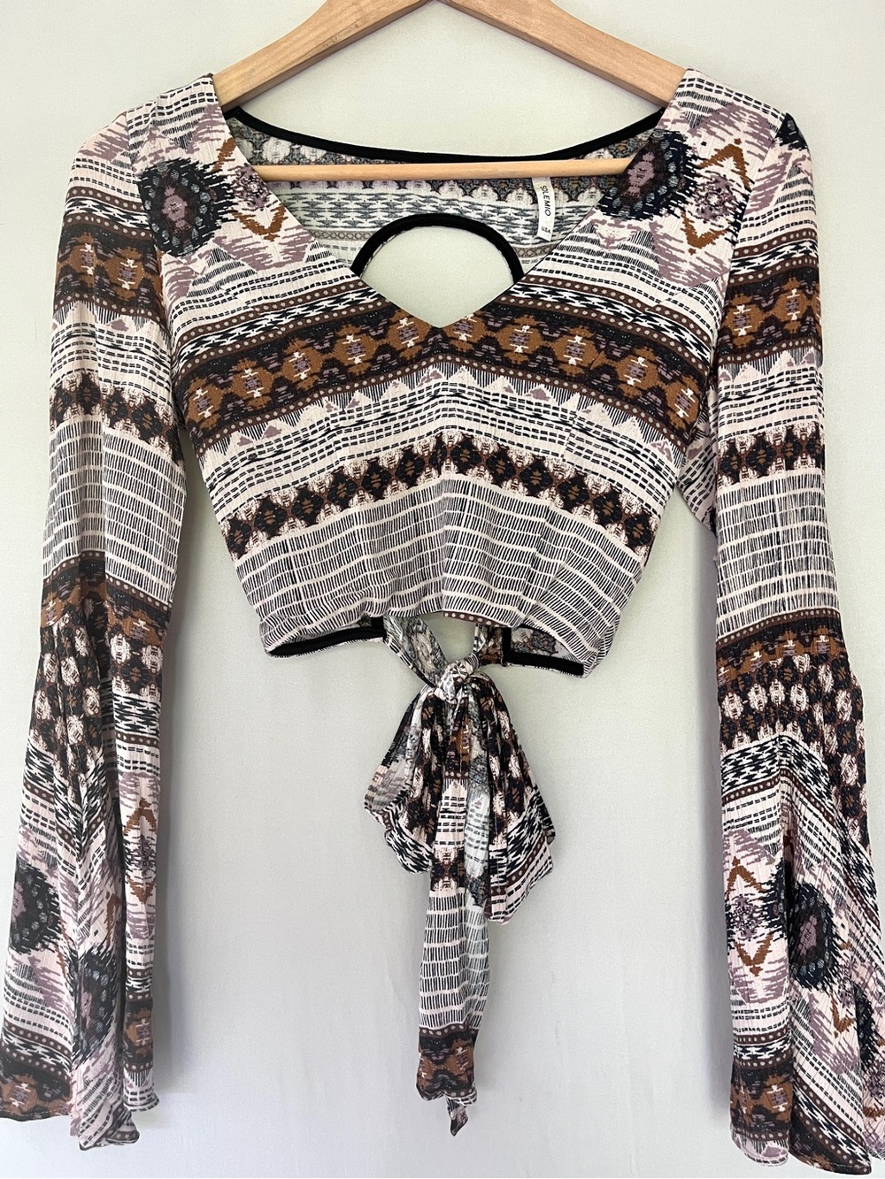 Solemio Open Tie Back Boho Crop Top Bell Sleeve Festival Size S